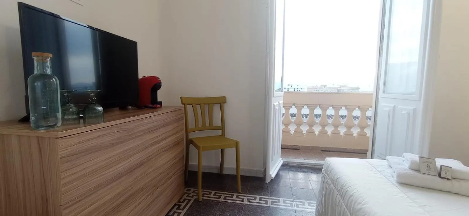 Affittacamere Onlyrooms V - Central & Train Station Cagliari