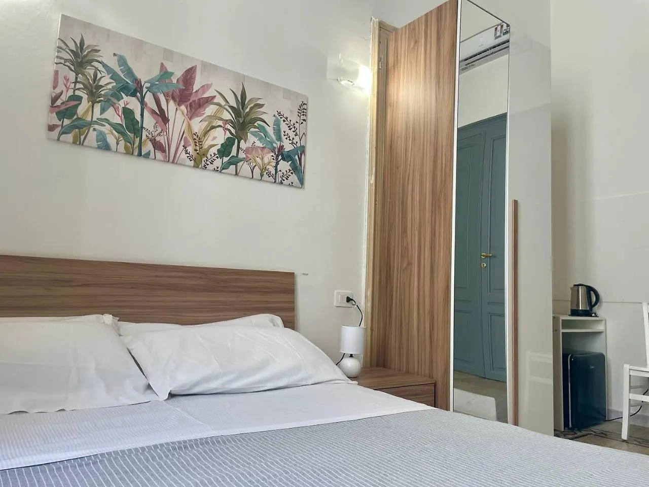 Pensionat Onlyrooms V - Central & Train Station Cagliari Italien