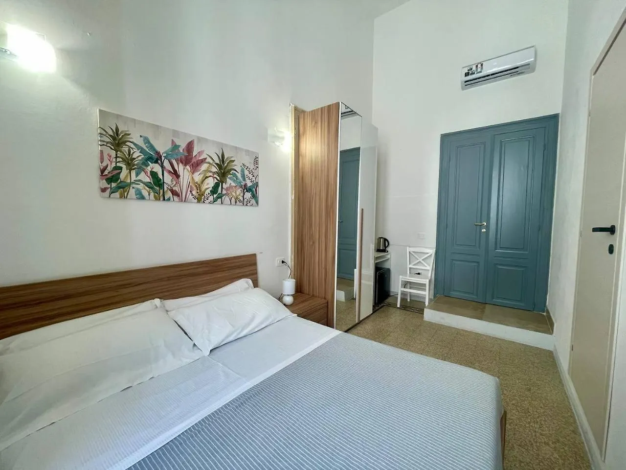 Onlyrooms V - Central & Train Station Cagliari Pensionat