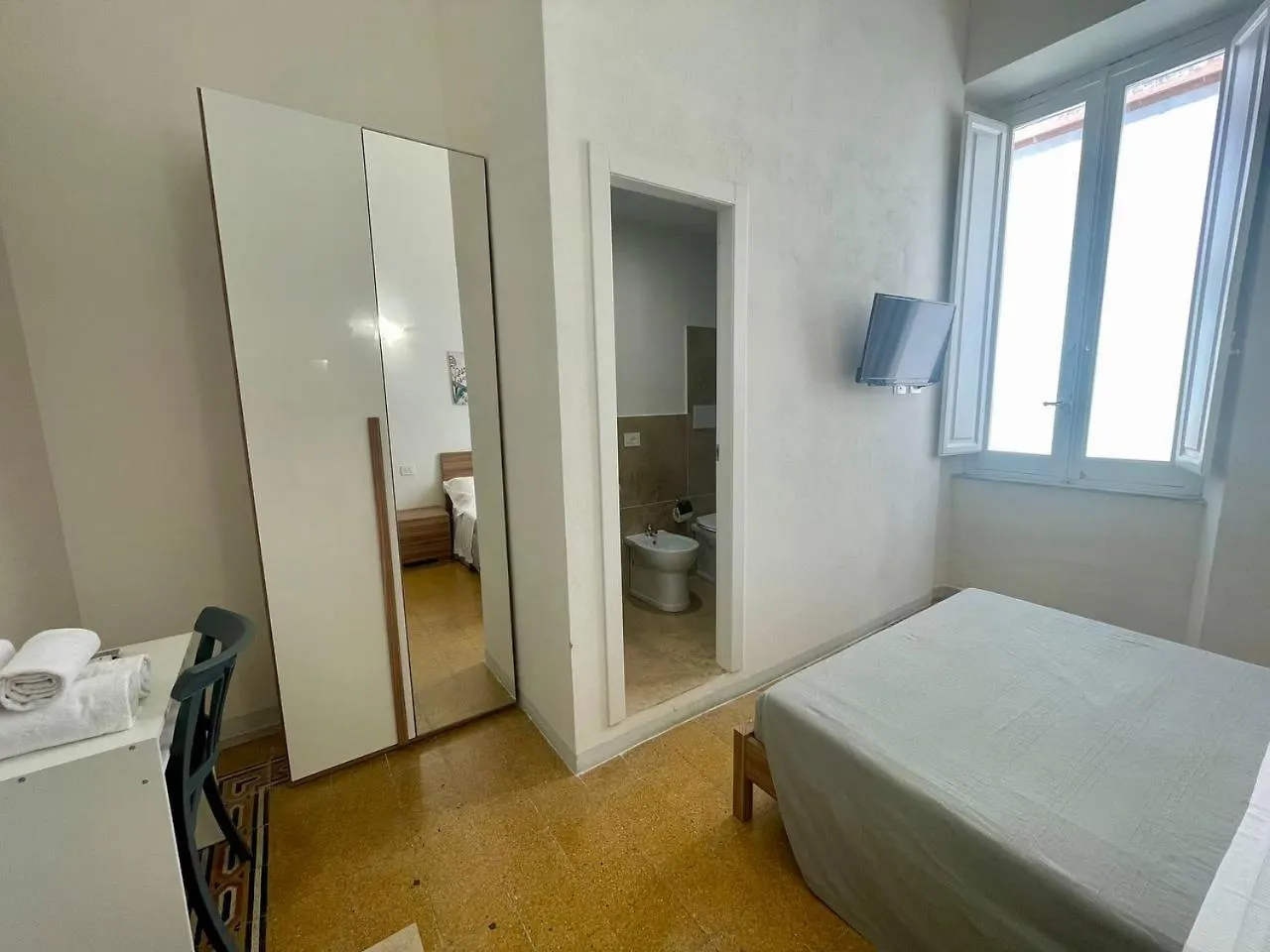 Onlyrooms V - Central & Train Station Cagliari