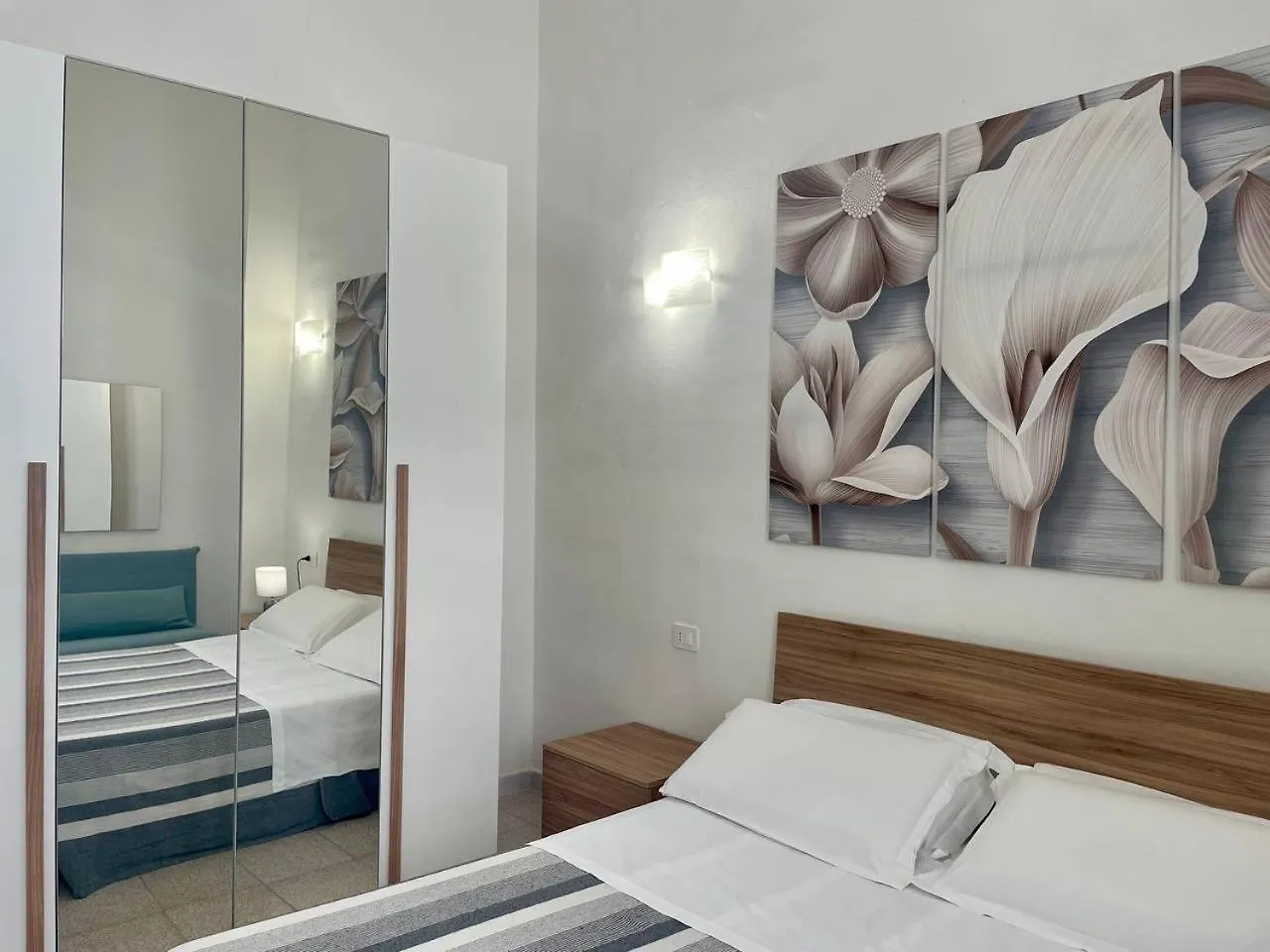 Pensionat Onlyrooms V - Central & Train Station Cagliari