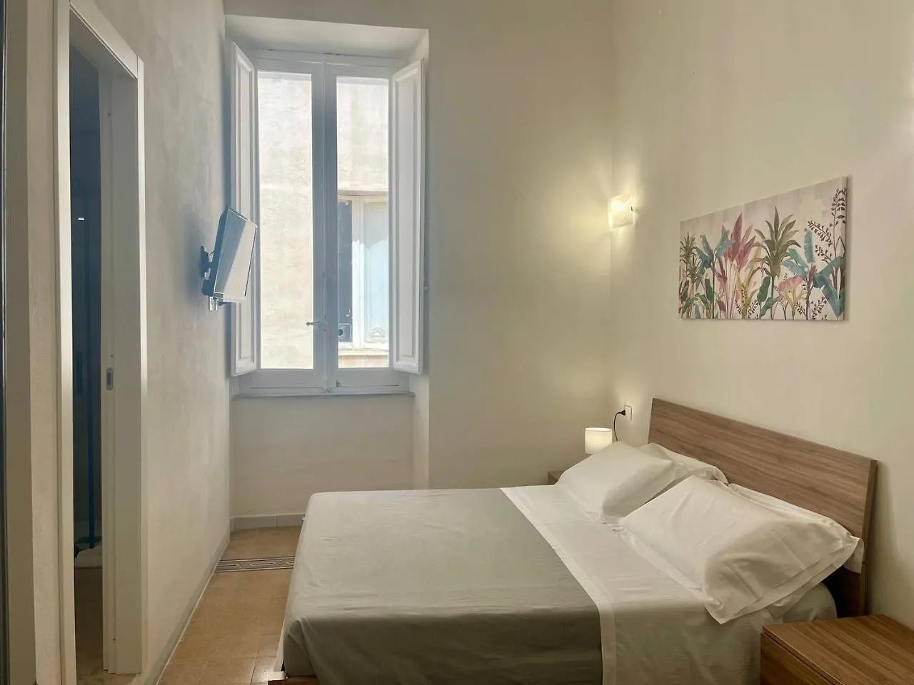 Onlyrooms V - Central & Train Station Cagliari Italien