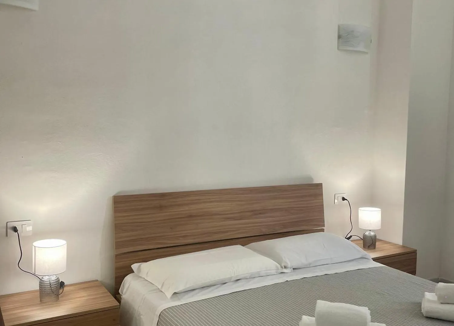 Guest house Onlyrooms V - Central & Train Station Cagliari
