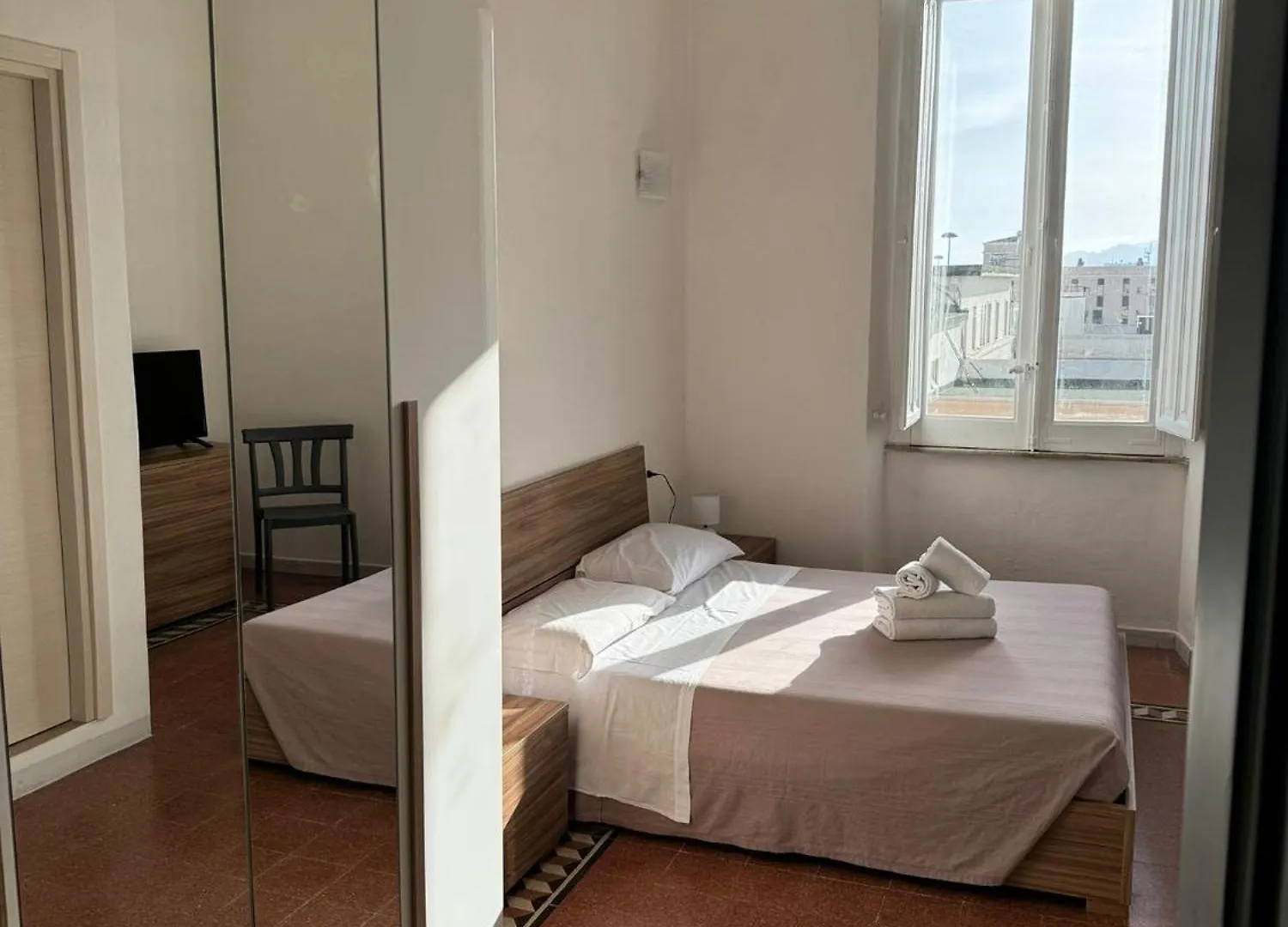 Onlyrooms V - Central & Train Station Cagliari 0*,  Italy