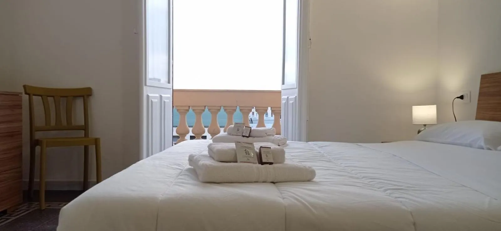 Onlyrooms V - Central & Train Station Cagliari Italy