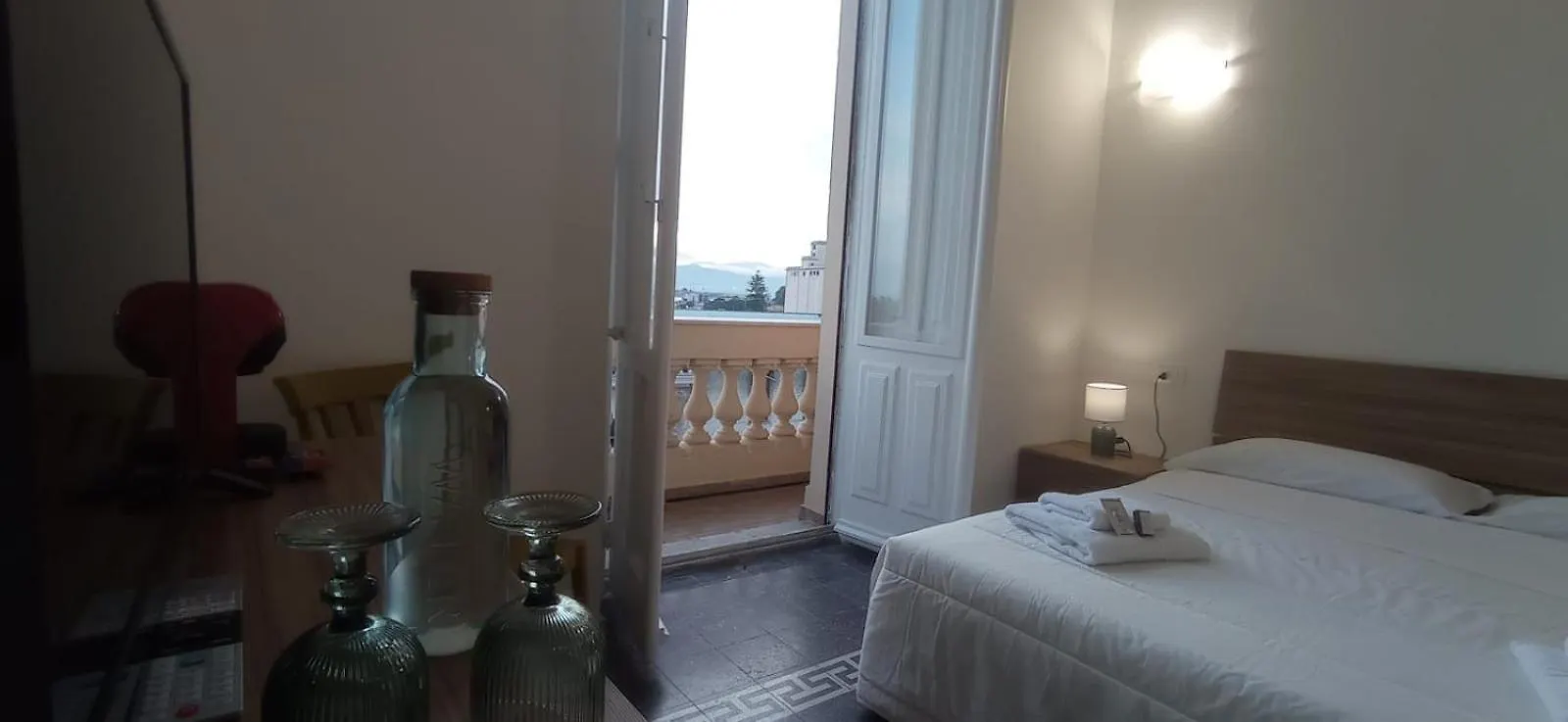 Onlyrooms V - Central & Train Station Cagliari Italy