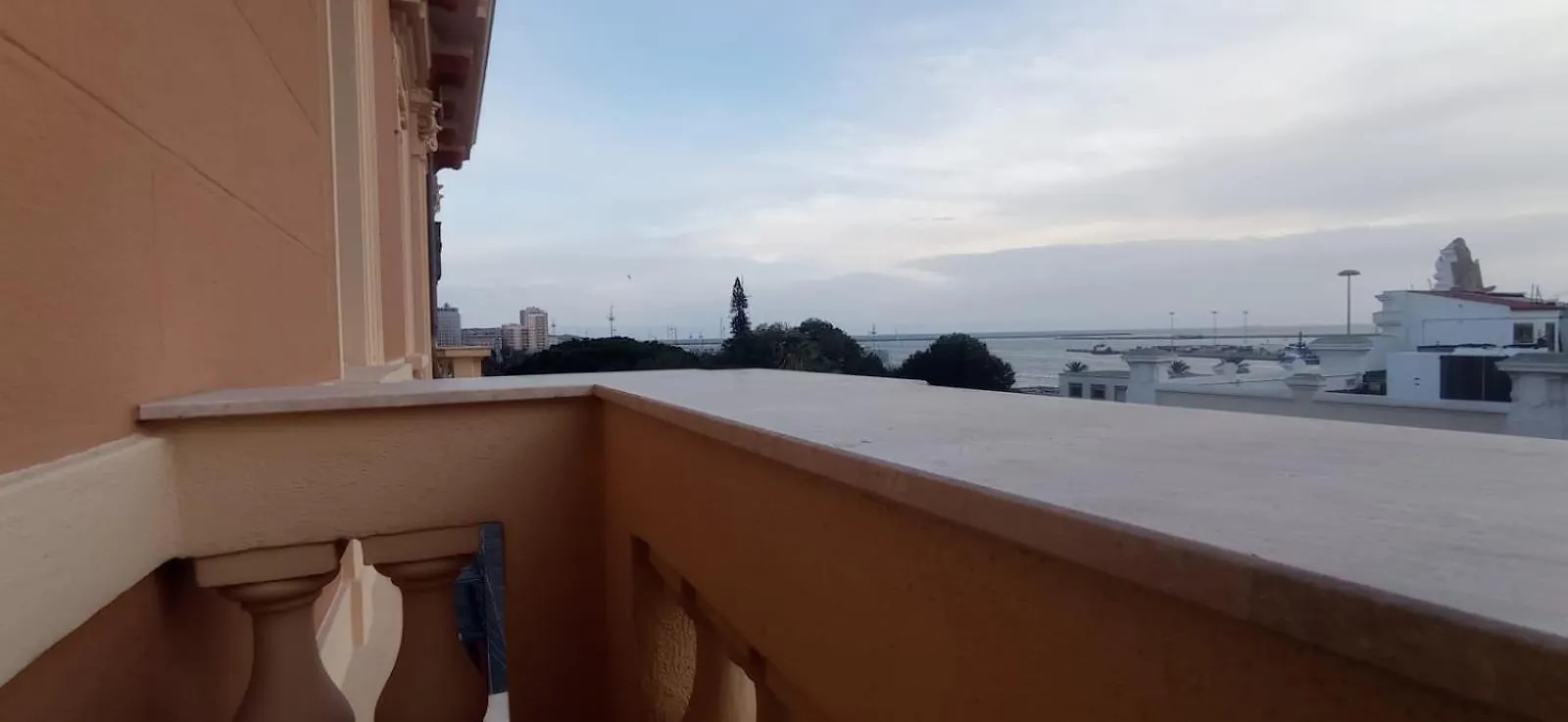 Guest house Onlyrooms V - Central & Train Station Cagliari Italy