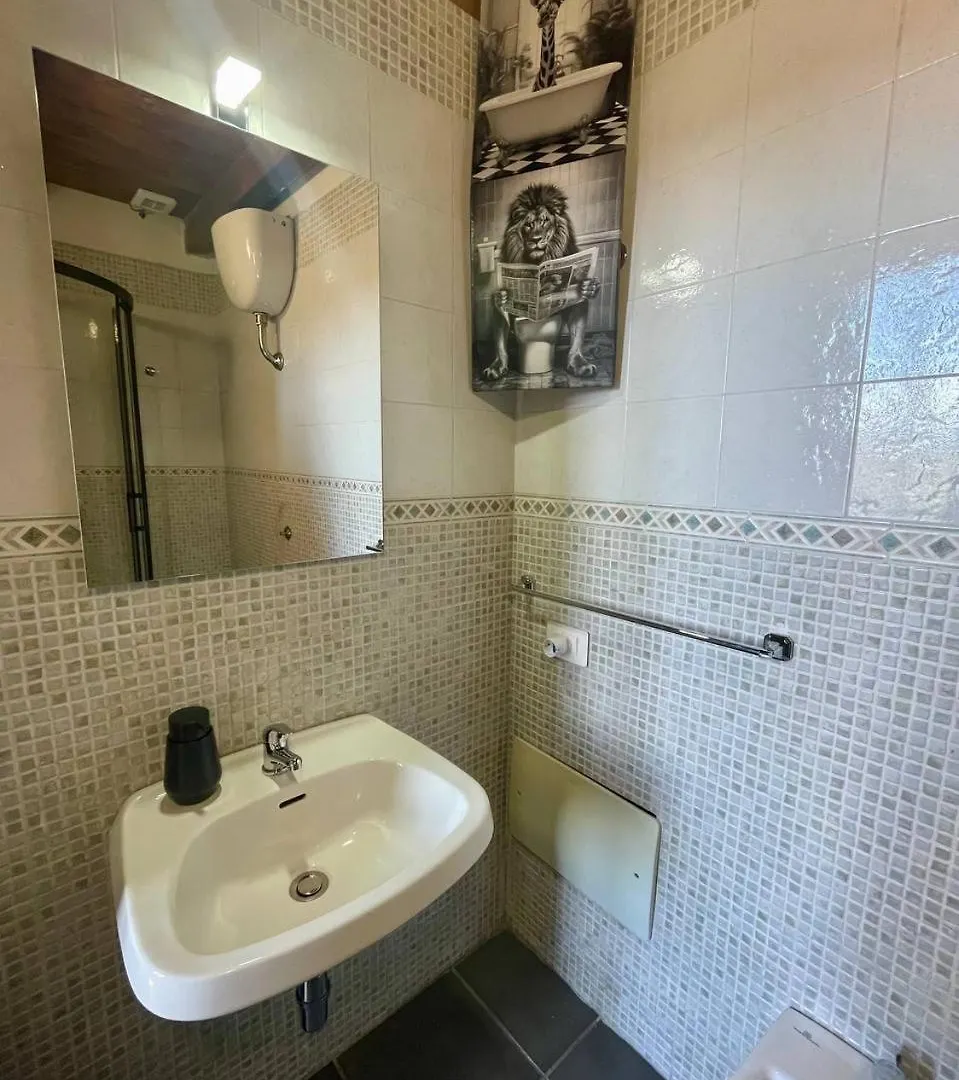 Guest house Onlyrooms V - Central & Train Station Cagliari