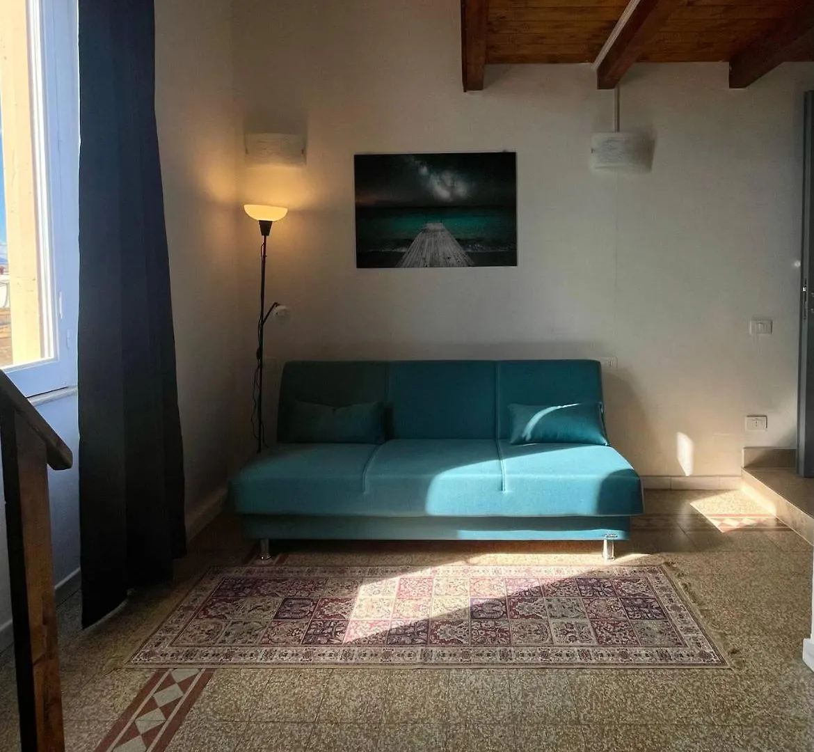 Onlyrooms V - Central & Train Station Cagliari Guest house