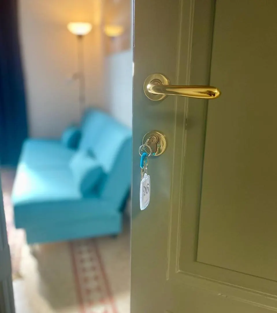 Onlyrooms V - Central & Train Station Cagliari Guest house